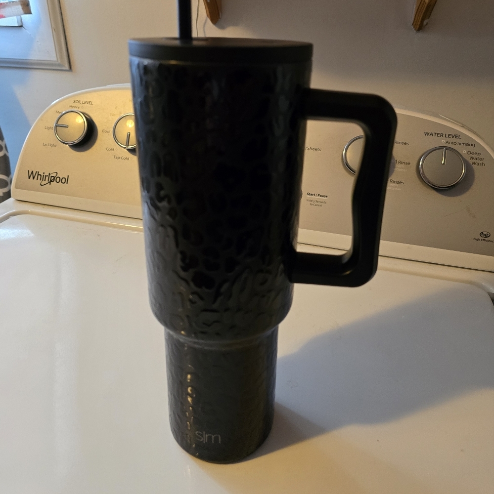 Simple modern black cheetah print 40oz tumbler